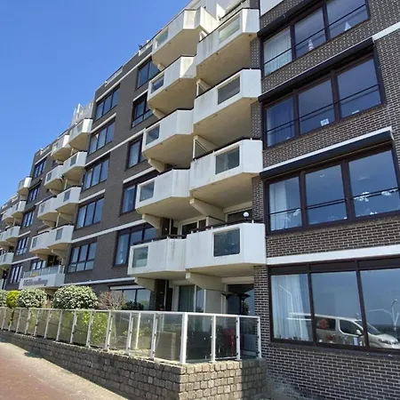 Flamingo 101 With A Location Apartment *